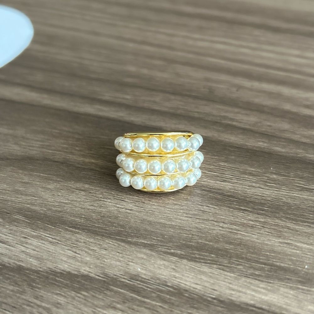 Elegant Pearl Ring Q452 - Picture 4 of 7